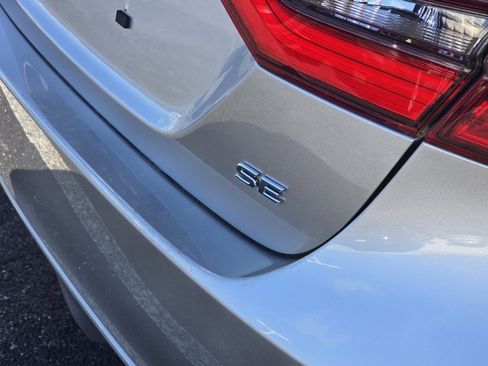 Used 2023 Toyota Camry SE image 10