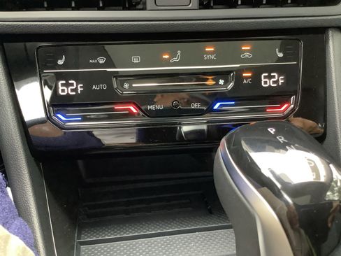 New 2026 Volkswagen Jetta SE FWD image 18