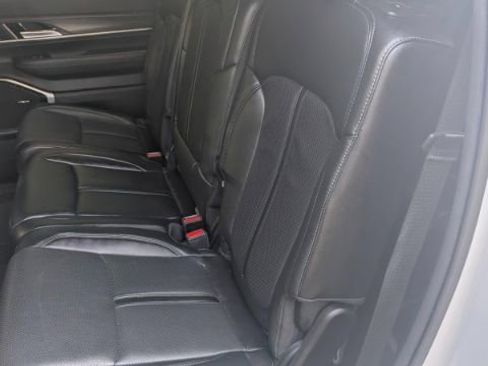 Used 2023 Jeep Wagoneer L Series II image 19