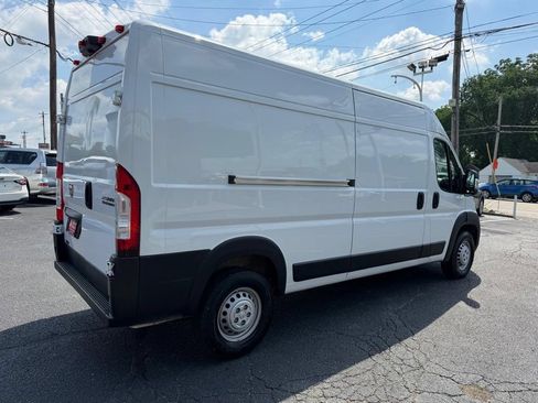 Used 2025 RAM ProMaster 2500 w/ Convenience Group FWD image 7