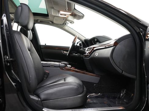 Used 2011 Mercedes-Benz S 550 4MATIC image 11