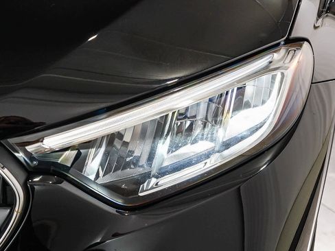 Used 2025 Mercedes-Benz GLC 300 image 8