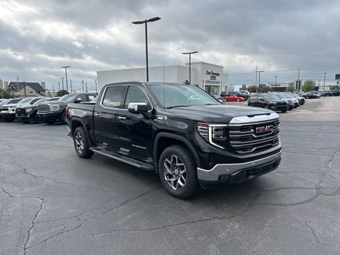 Used 2022 GMC Sierra 1500 SLT w/ SLT Premium Plus Package image 4