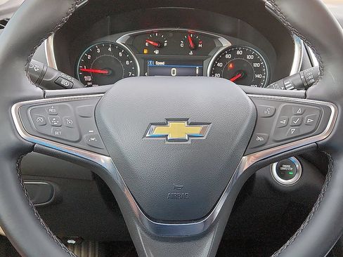 Used 2024 Chevrolet Equinox LT FWD image 11
