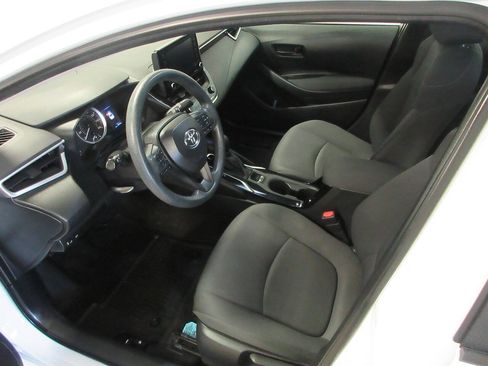 Used 2022 Toyota Corolla LE FWD image 7