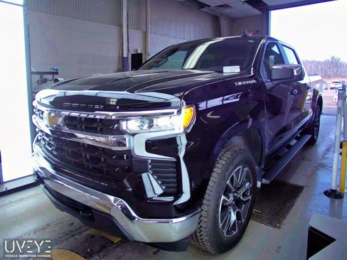 Used 2024 Chevrolet Silverado 1500 LT image 2