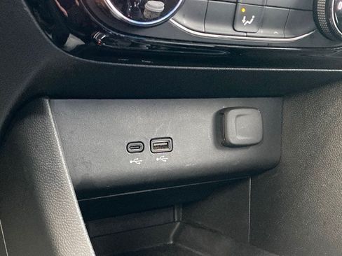 Used 2024 Buick Encore GX Sport Touring FWD image 25