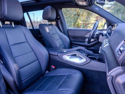 Used 2025 Mercedes-Benz GLS 450 4MATIC w/ AMG Line Exterior image 23