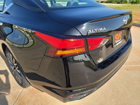 Used 2024 Nissan Altima 2.5 SV FWD image 31