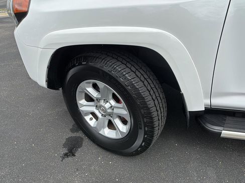 Used 2016 Toyota 4Runner SR5 Premium AWD/4WD image 5