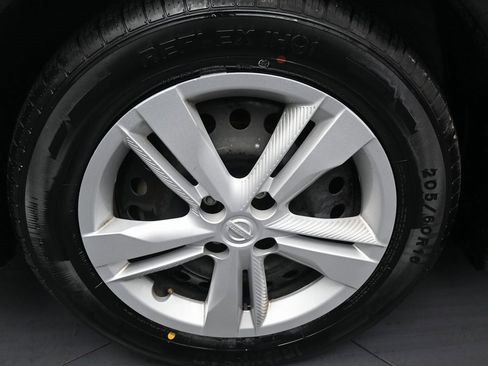 Used 2024 Nissan Kicks S image 30