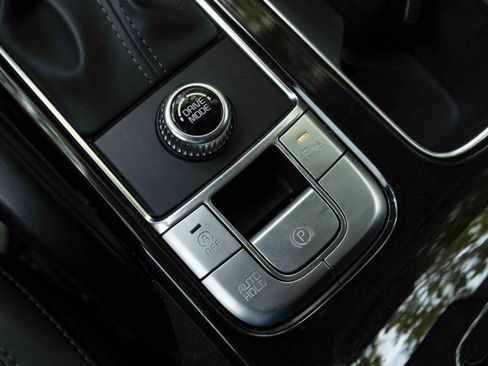 Used 2025 Kia Telluride S FWD image 29