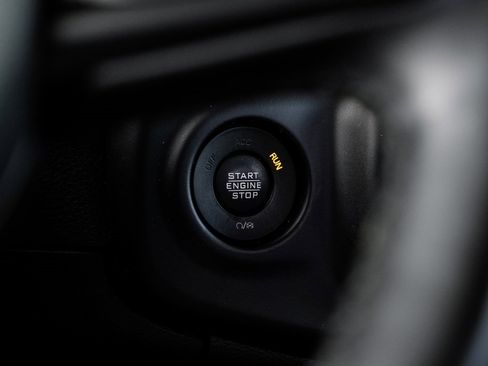 Used 2021 Jeep Gladiator Willys image 29