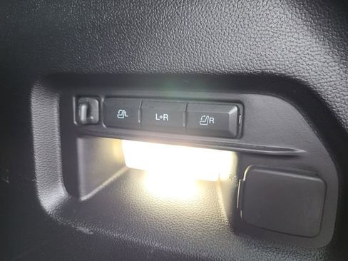 Used 2022 Ford Explorer Platinum w/ Equipment Group 601A image 7