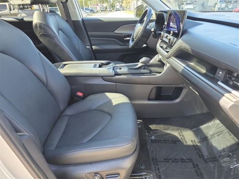 Certified 2024 Toyota Grand Highlander XLE image 14