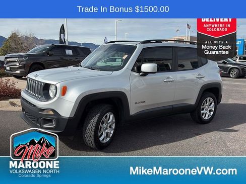 Used 2018 Jeep Renegade Latitude w/ UConnect 8.4 Nav Group image 3