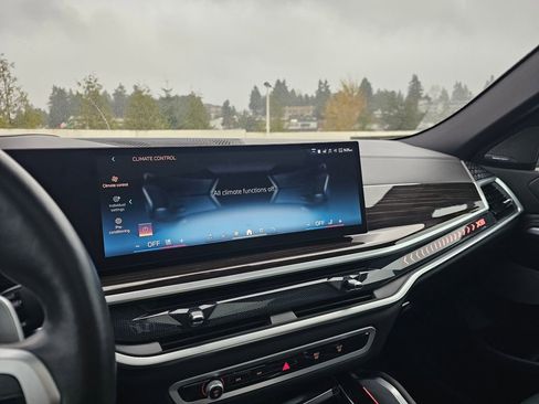 Used 2024 BMW X6 xDrive40i image 28