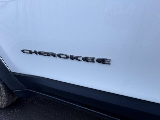 Used 2022 Jeep Cherokee Trailhawk w/ Sound & Nav Group AWD/4WD image 45