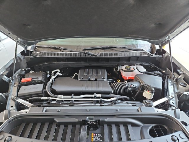 New 2026 Chevrolet Silverado 1500 RST w/ LPO, Dark Essentials Package AWD/4WD image 17