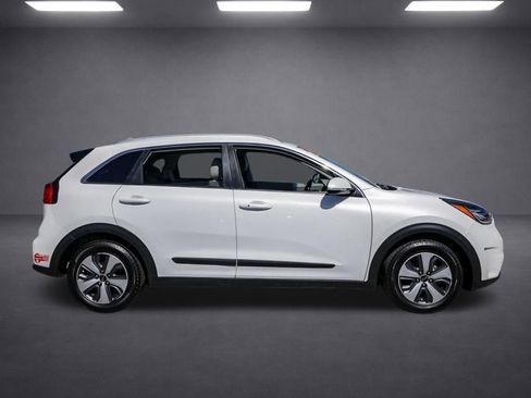 Used 2018 Kia Niro EX Premium FWD image 3