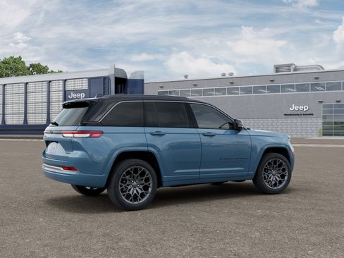 New 2026 Jeep Grand Cherokee Summit AWD/4WD image 2