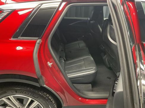 Used 2024 Cadillac Lyriq Luxury image 14