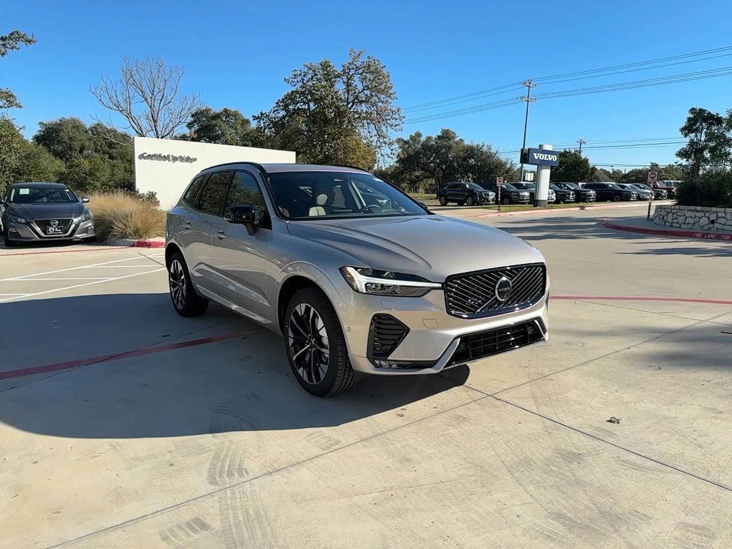 New 2026 Volvo XC60 B5 Plus w/ Protection Package Premier AWD/4WD image 7