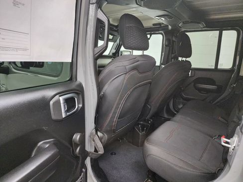 Used 2018 Jeep Wrangler Unlimited Sport AWD/4WD image 21
