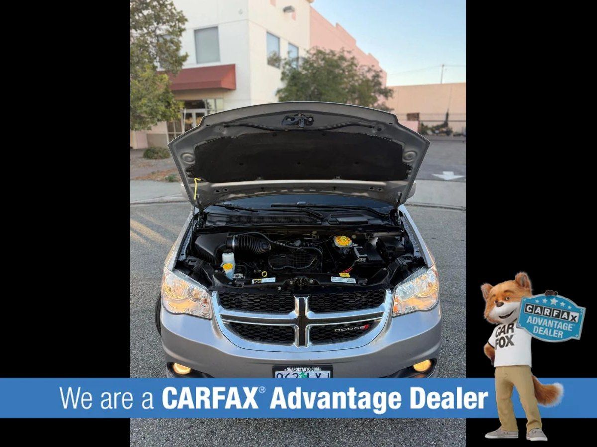 Used 2018 Dodge Grand Caravan SXT FWD image 32