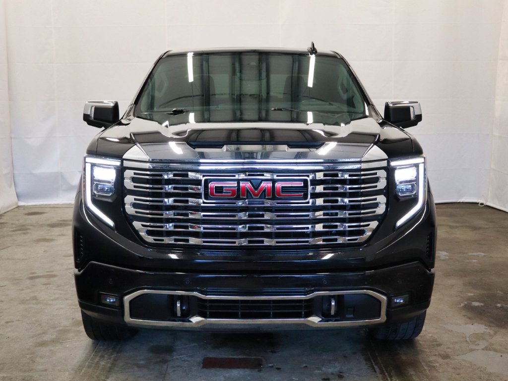 Used 2023 GMC Sierra 1500 Denali w/ Denali Reserve Package AWD/4WD image 9