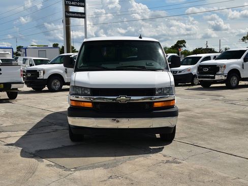 Used 2019 Chevrolet Express 3500 LT w/ LT Preferred Equipment Group RWD image 2