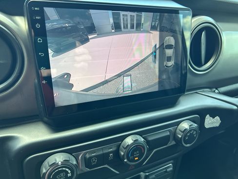 Used 2019 Jeep Wrangler Unlimited Sport image 13