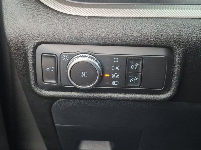Certified 2022 Ford Explorer XLT w/ Equipment Group 202A RWD image 14