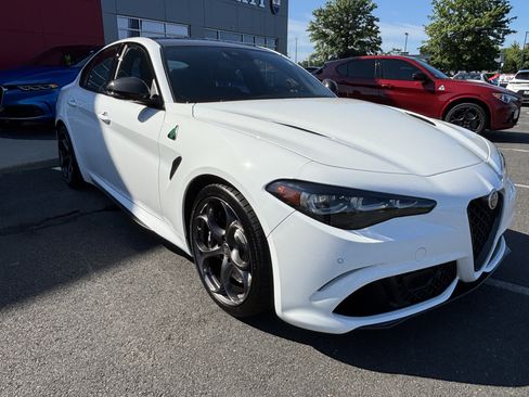 Used 2024 Alfa Romeo Giulia Quadrifoglio RWD image 14