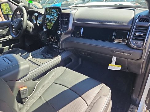 New 2026 RAM 2500 Limited AWD/4WD image 17