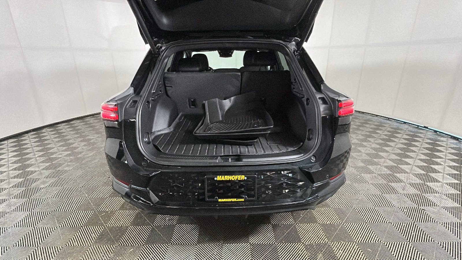 Used 2024 Chevrolet Equinox EV RS FWD image 34