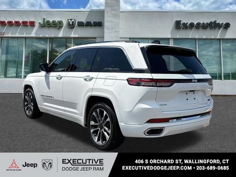 Used 2023 Jeep Grand Cherokee Overland w/ Luxury Tech Group IV AWD/4WD image 2