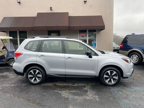 Used 2017 Subaru Forester 2.5i w/ Alloy Wheel Package AWD/4WD image 4