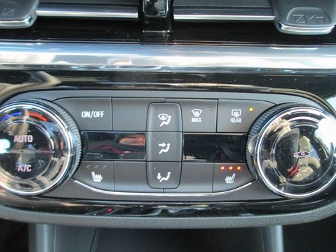 New 2026 Buick Envista Sport Touring image 17