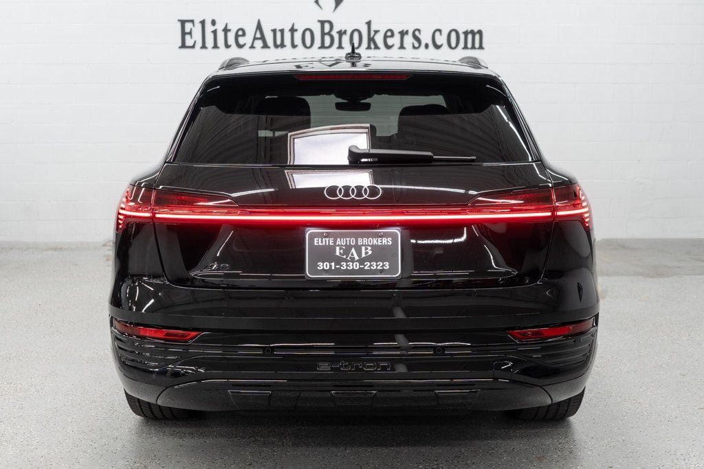 Used 2024 Audi Q8 e-tron Prestige w/ Prestige Package AWD/4WD image 4