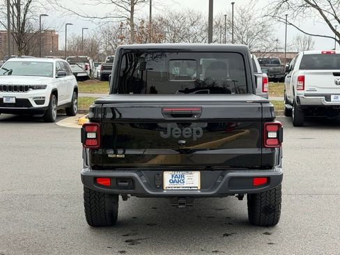 Certified 2025 Jeep Gladiator Sport image 8
