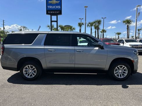 Used 2024 Chevrolet Suburban LT RWD image 17