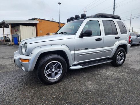 Used 2003 Jeep Liberty Renegade image 9