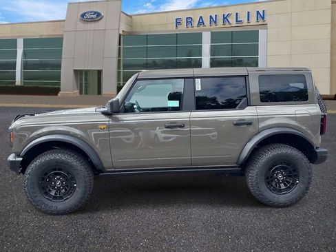 New 2026 Ford Bronco Badlands w/ Sasquatch Package AWD/4WD image 4