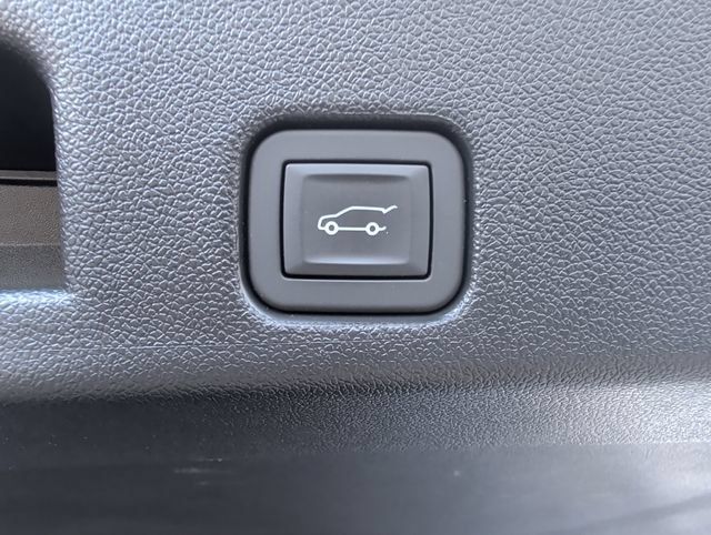 Used 2026 Chevrolet Traverse RS w/ LPO, Floor Liner Package AWD/4WD image 30
