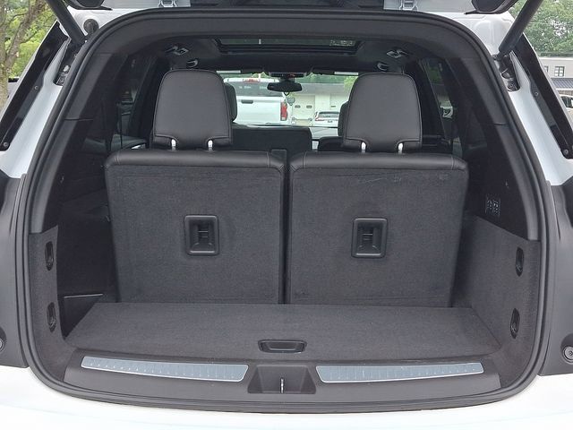 Used 2025 Cadillac XT6 Premium Luxury w/ LPO, Floor Liner Package AWD/4WD image 30