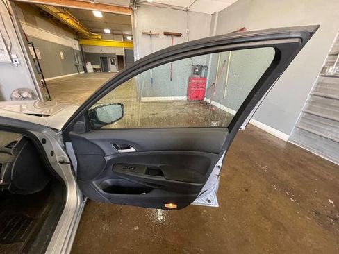 Used 2009 Honda Accord LX-P image 30