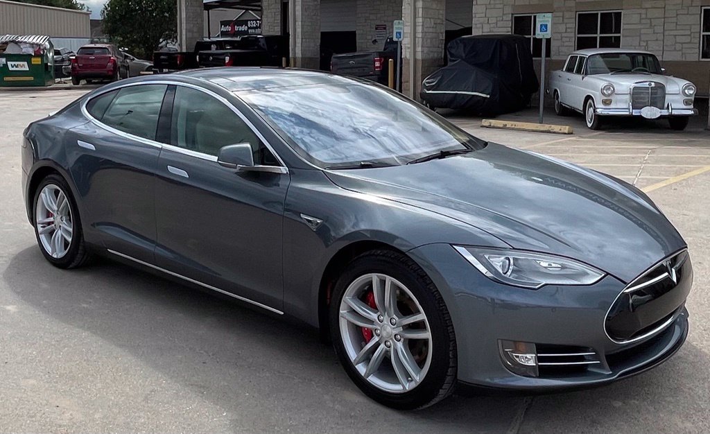 Used 2014 Tesla Model S 85 RWD image 2