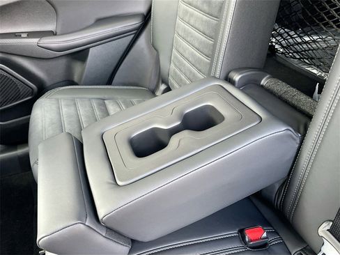 New 2025 Mitsubishi Outlander SE image 27