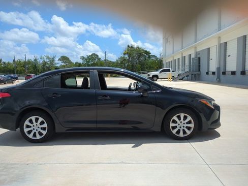 Used 2023 Toyota Corolla LE FWD image 4